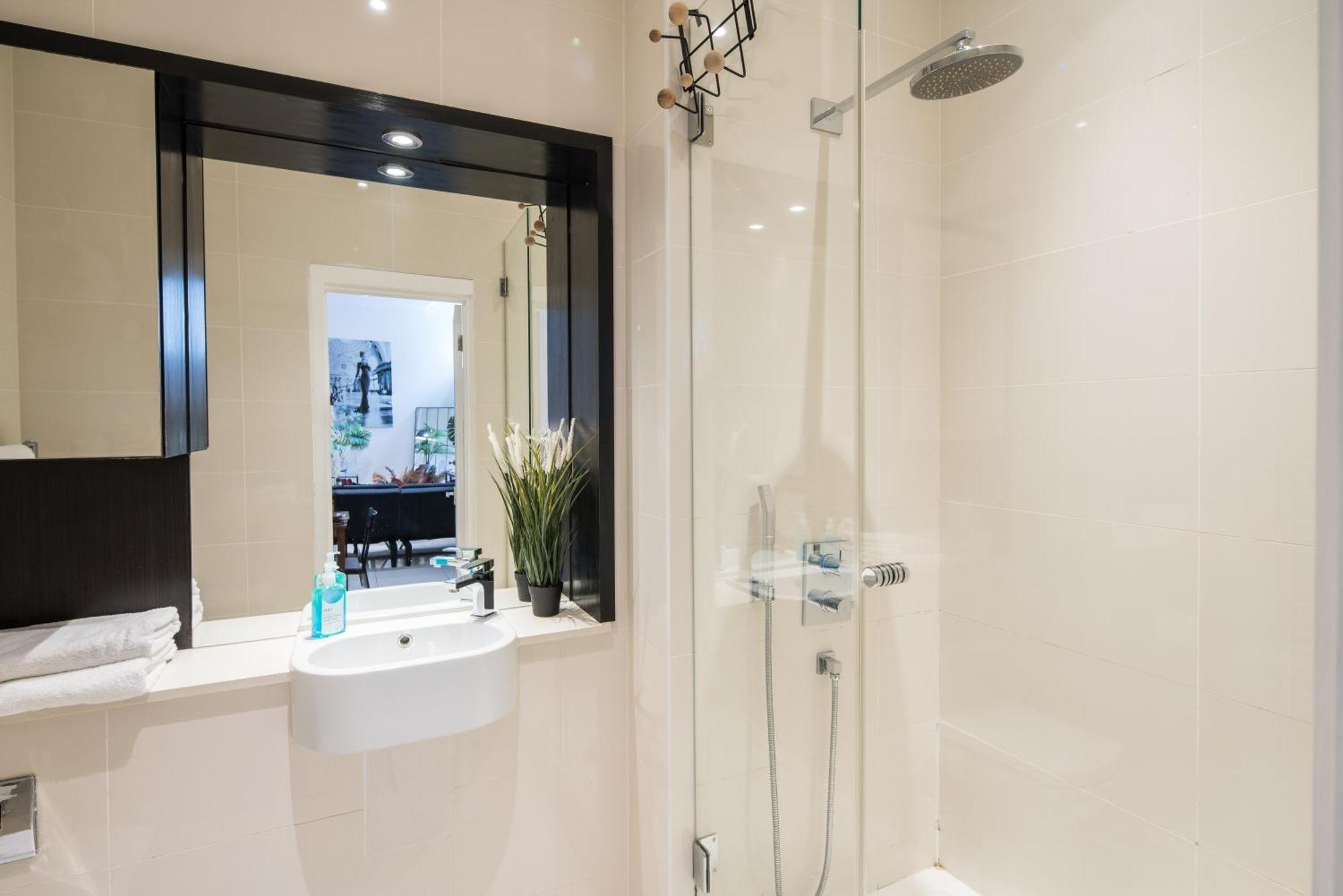 Апартаменти Al Central-Soho-Chinatown-Coventgarden-Cozy-Onebed Лондон Екстер'єр фото